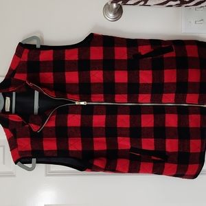 Sweet Lovely by Jen, Buffalo Plaid, gold zipper, size 1xl but fits like a large